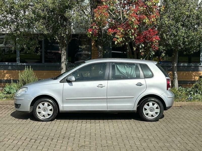 Used VW Polo S 80 HP (58 kW) 2006 Silver Hatchback