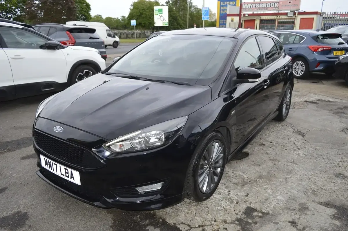 Used Ford Focus ST-Line 125 HP (91 kW) 2017 Black Hatchback
