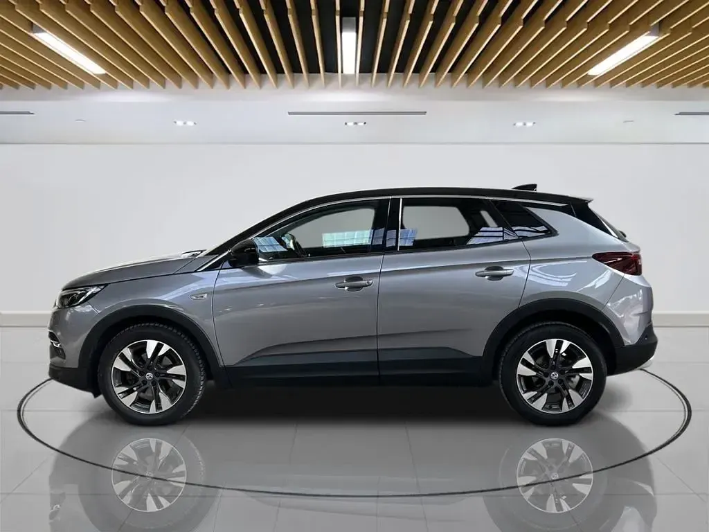 Used Vauxhall Grandland X SRi 130 HP (95 kW) 2020 Grey SUV