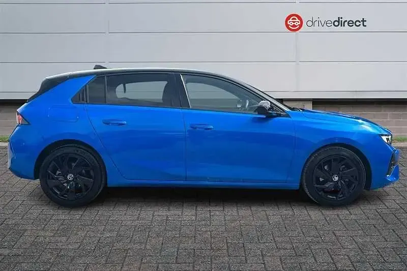 Begagnad Vauxhall Astra S 130 HK (95 kW) 2024 Blå Halvkombi