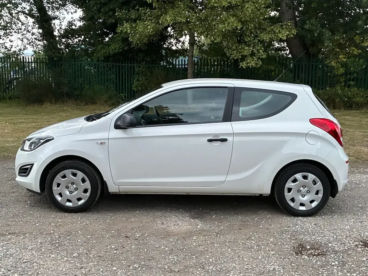 Used Hyundai i20 Classic 2014 White Hatchback