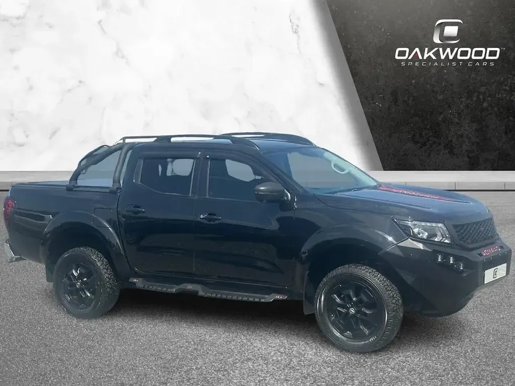 Used Nissan Navara Tekna 190 HP (139 kW) 2019 Black Pickup