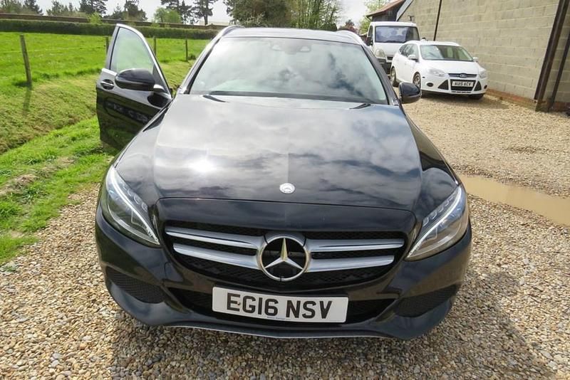 Begagnad Mercedes C350e 2016 Svart Kombi