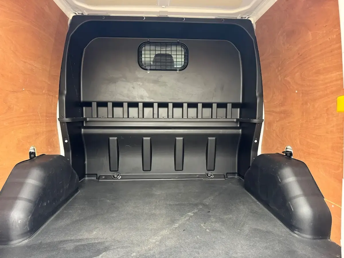 Used Ford Transit Custom Limited 170 HP (125 kW) 2018 White Van