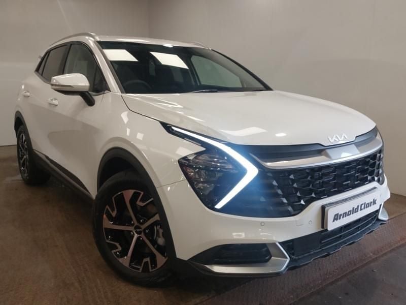 White New 2025 Kia Sportage 2 SUV | £29,998 (Super price) - Image 1/4