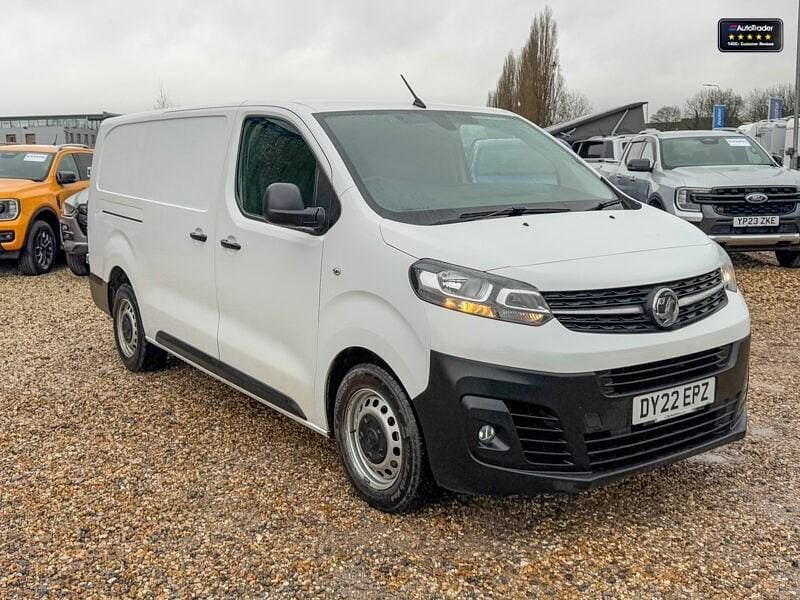 Used Vauxhall Vivaro 145 HP (106 kW) 2022 White MPV