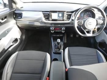 Used Kia Stonic 118 HP (86 kW) 2019 White SUV