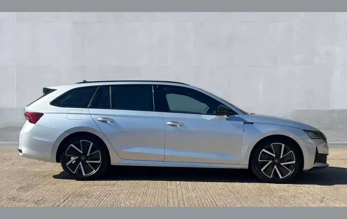 Used Skoda Octavia SportLine 147 HP (108 kW) 2025 Silver Estate