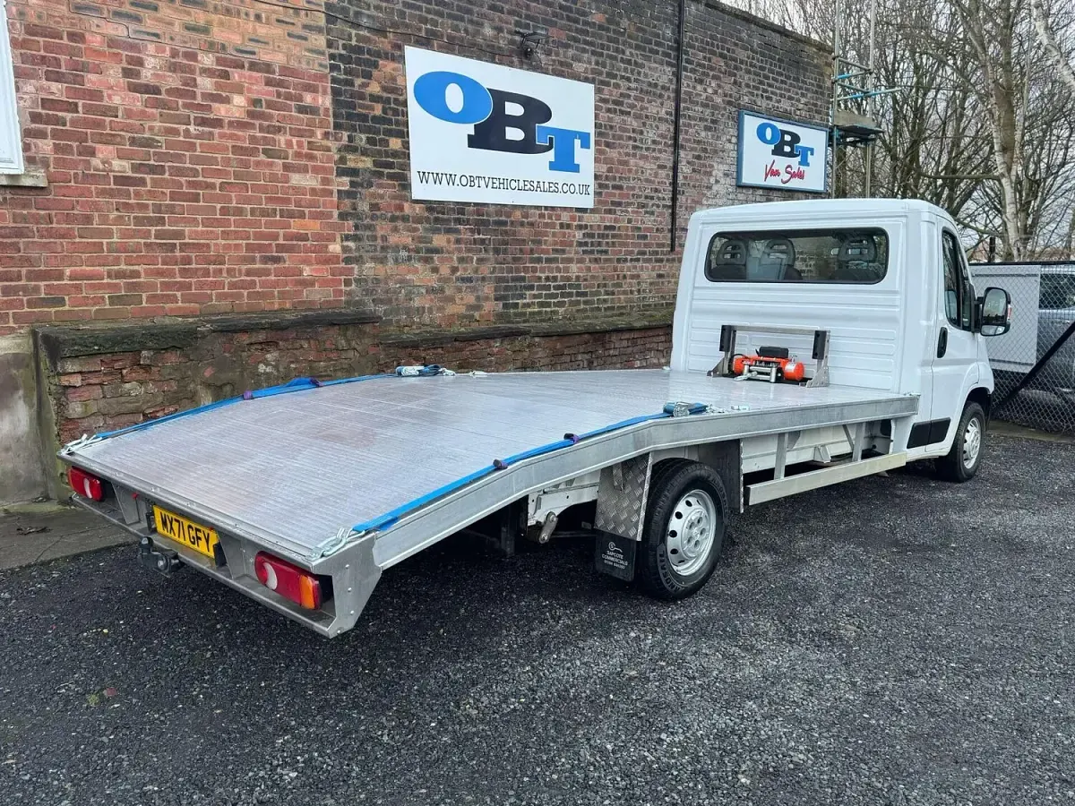 Usado Peugeot Boxer S 140 HP (102 kW) 2022 Branco Van