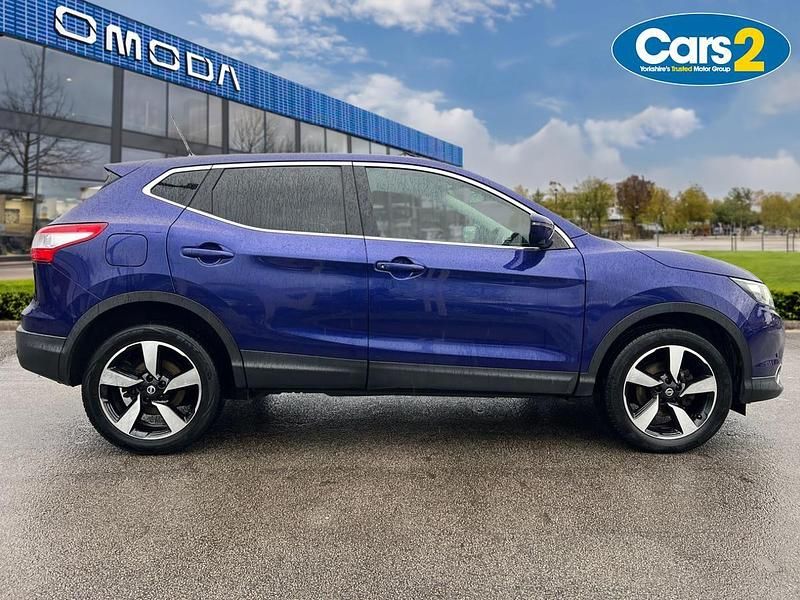 Used Nissan Qashqai N-Connecta 130 HP (95 kW) 2016 Blue SUV