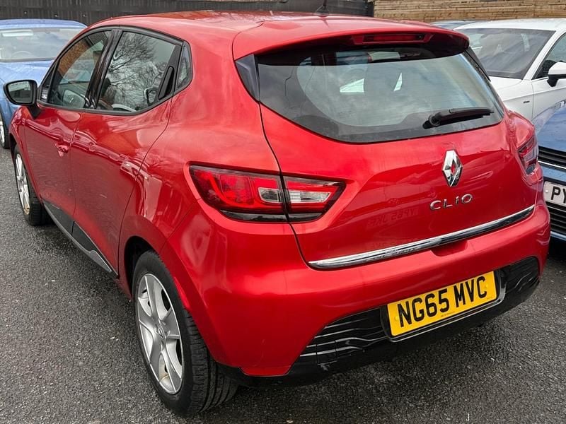 Used Renault Clio IV Dynamique 75 HP (55 kW) 2015 Red Hatchback