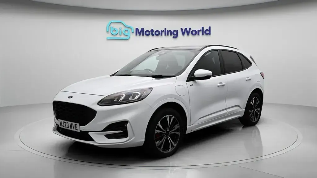 Second-hand Ford Kuga ST-Line X 225 CP (165 kW) 2023 Alb SUV