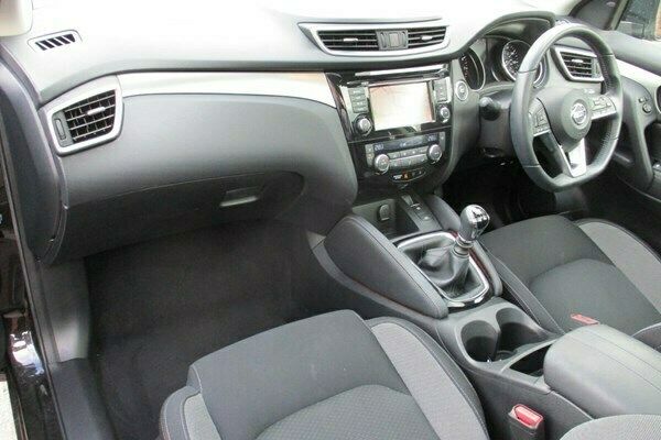 Black Used 2020 Nissan Qashqai N-Connecta SUV | £12,690 (Good price) - Image 1/4