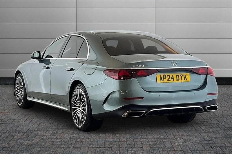 Used Mercedes E300 AMG Line Premium Plus 313 HP (230 kW) 2024 Verde silver Sedan