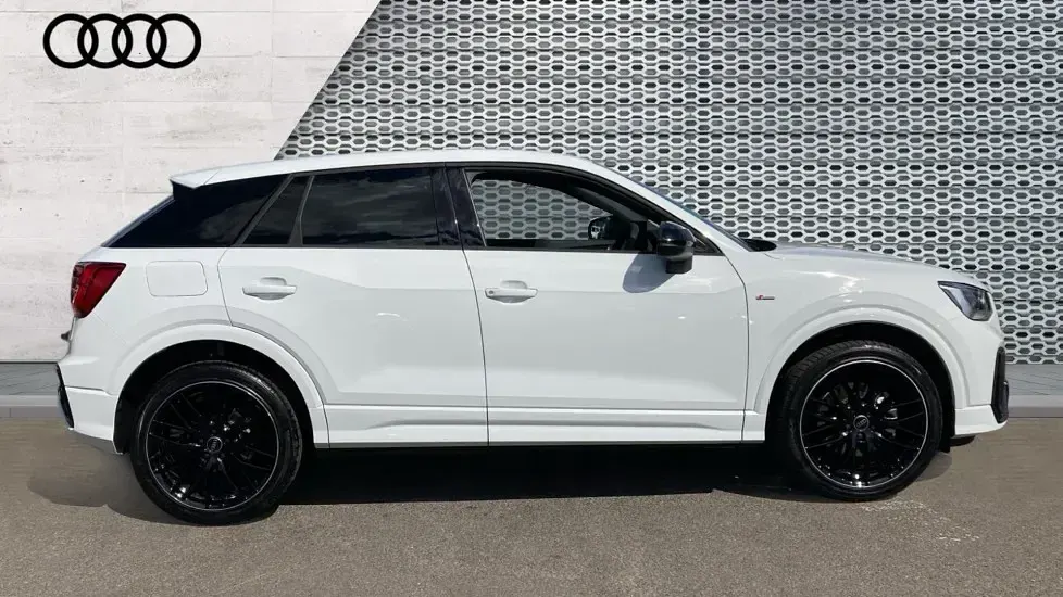 Used Audi Q2 Black Edition 150 HP (110 kW) 2026 White SUV