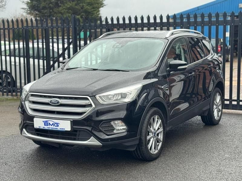 Usado Ford Kuga Titanium 150 CV (110 kW) 2019 Negro SUV