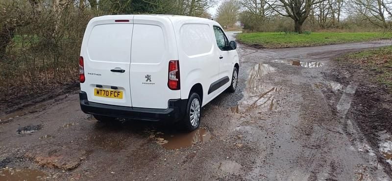 Used Peugeot Partner 2020 White MPV