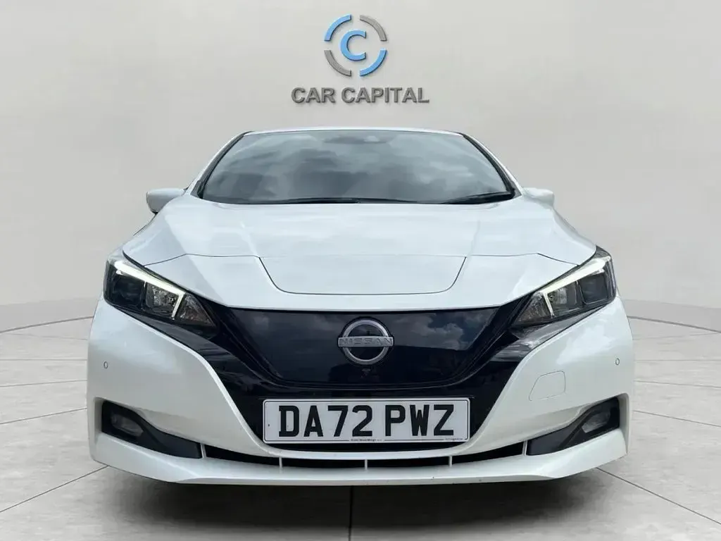 Used Nissan Leaf N-Connecta 110 kW (150 HP) 2022 White Hatchback