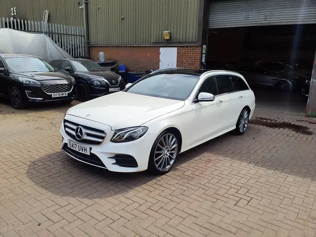 Used Mercedes E220 AMG line 2017 White Estate