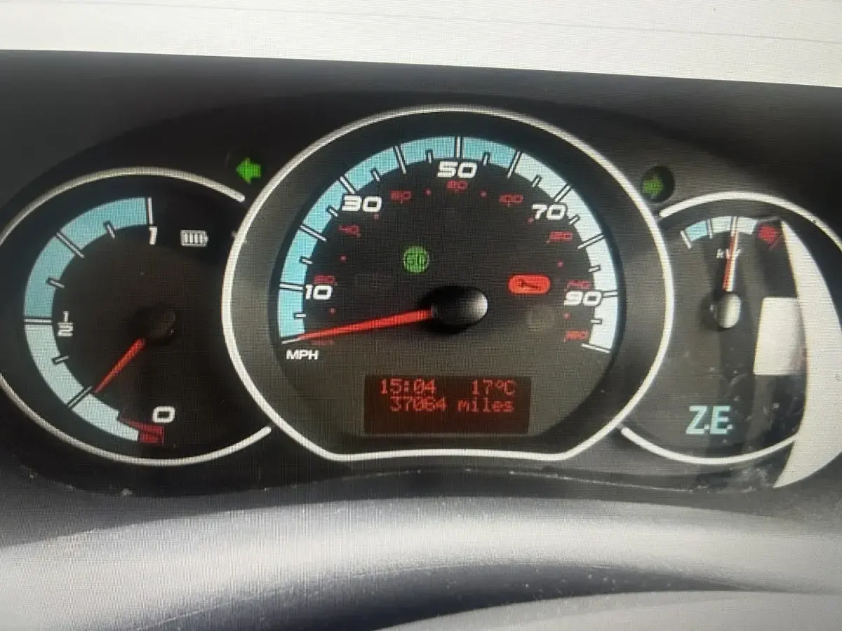 Usado Renault Kangoo Business 44 kW (60 CV) 2020 Blanco Monovolumen