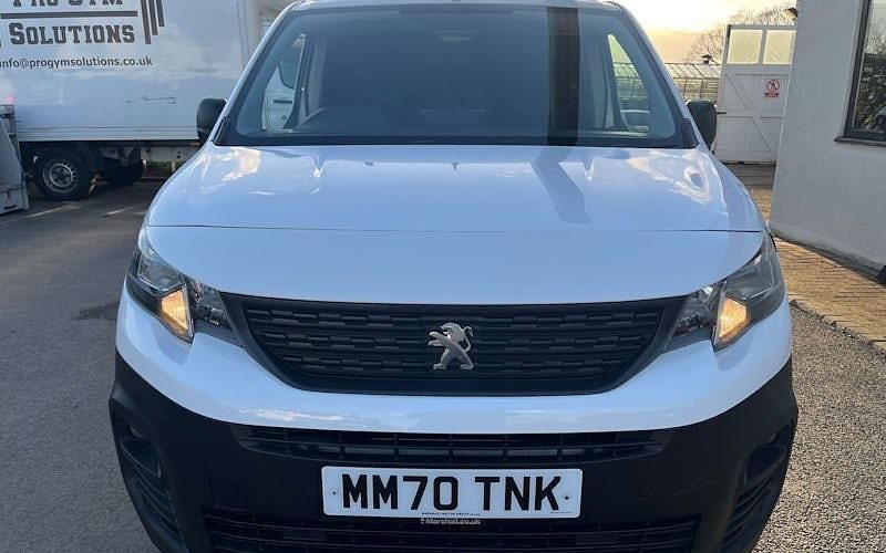 Second-hand Peugeot Partner 102 CP (75 kW) 2021 Alb Monovolum