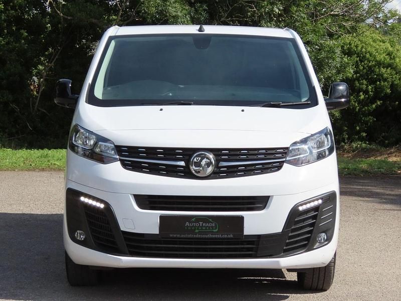 Used Vauxhall Vivaro S 145 HP (106 kW) 2023 White MPV