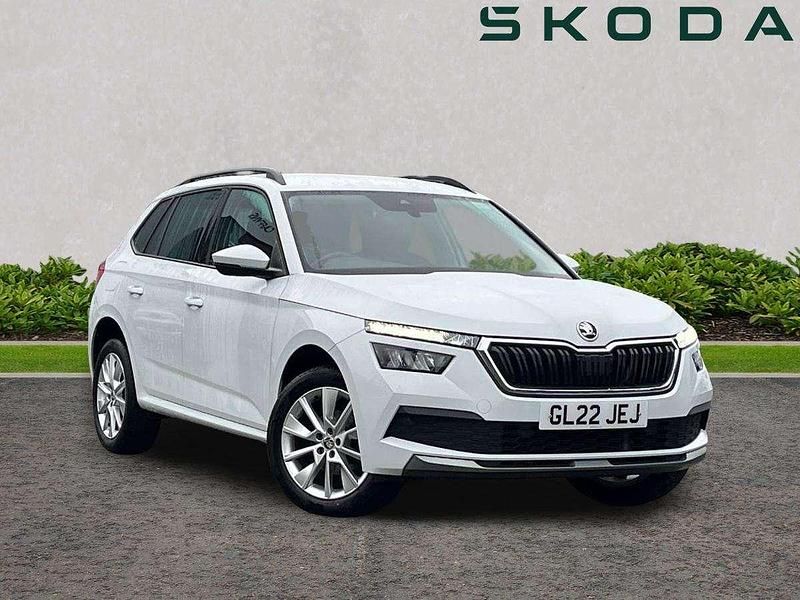 Moon white metallic Used 2022 Skoda Kamiq SE Drive SUV | £15,495 (Fair price) - Image 1/4