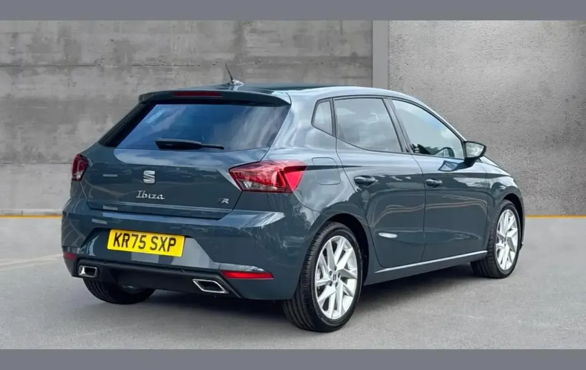 Novo Seat Ibiza FR 115 HP (84 kW) 2025 Azul Citadino