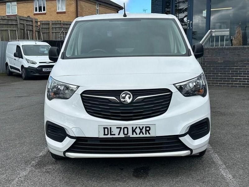 Used Vauxhall Combo Sportive 100 HP (73 kW) 2020 White MPV