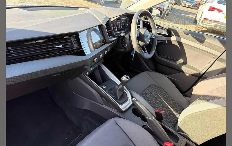 Used Audi A1 Sport 108 HP (79 kW) 2024 Blue SUV