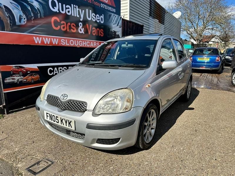 Used Toyota Yaris 2005 Silver Hatchback