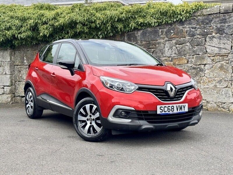 Red/black Used 2019 Renault Captur Play SUV | £8,250 (Fair price) - Image 1/4