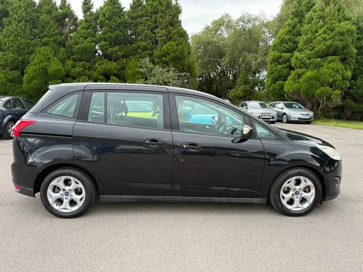 Used Ford Grand C-Max Zetec 115 HP (84 kW) 2011 Black MPV