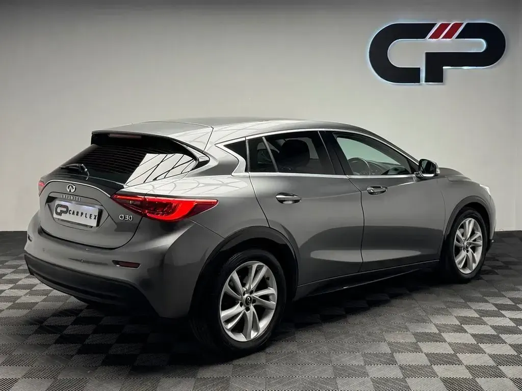 Used Infiniti Q30 122 HP (89 kW) 2017 Grey Hatchback