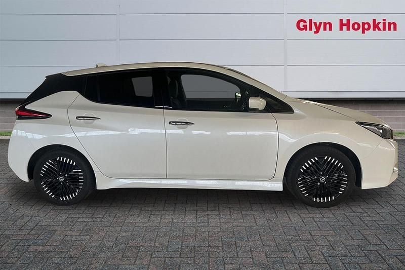 Used Nissan Leaf Tekna 110 kW (150 HP) 2022 White Hatchback