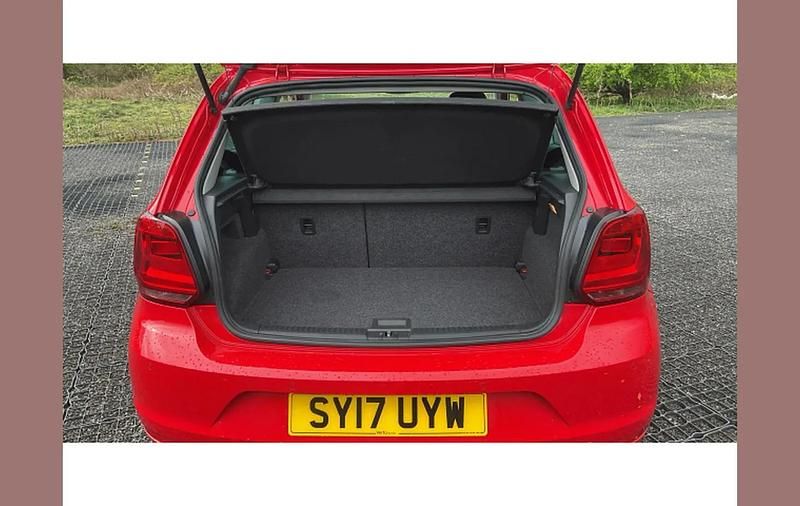 Used VW Polo Edition 90 HP (66 kW) 2017 Red Hatchback