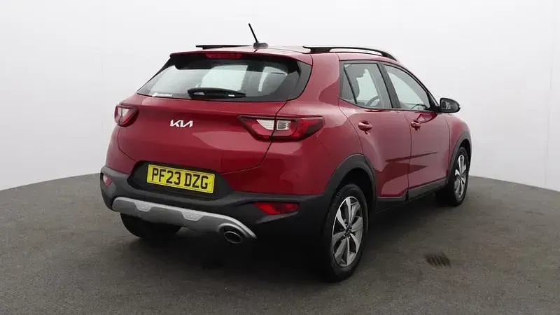 Used Kia Stonic 100 HP (73 kW) 2023 Red SUV