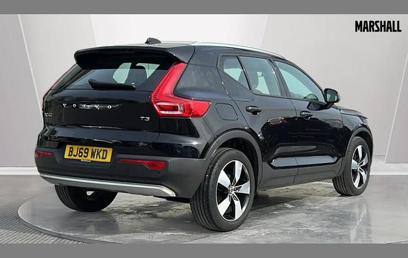 Used Volvo XC40 Momentum 161 HP (118 kW) 2019 Black SUV