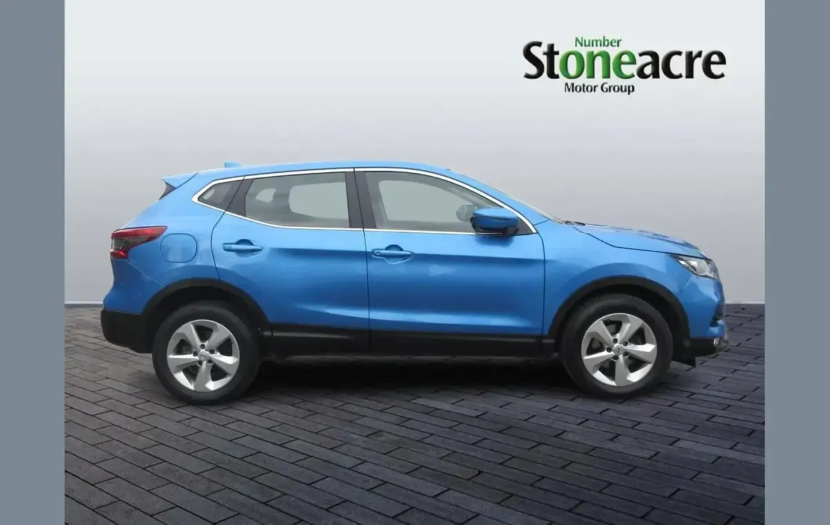 Used Nissan Qashqai Acenta Premium 115 HP (84 kW) 2019 Blue SUV