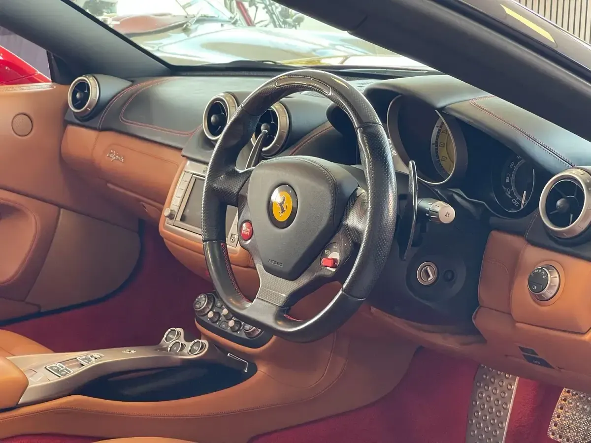 Used Ferrari California 490 HP (360 kW) 2012 Red Cabriolet