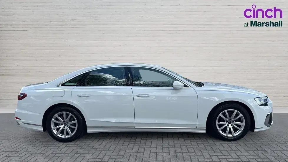 Used Audi A8 Sport 286 HP (210 kW) 2023 White Sedan