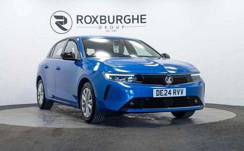 Used Vauxhall Astra Design Edition 130 HP (95 kW) 2024 Blue Hatchback