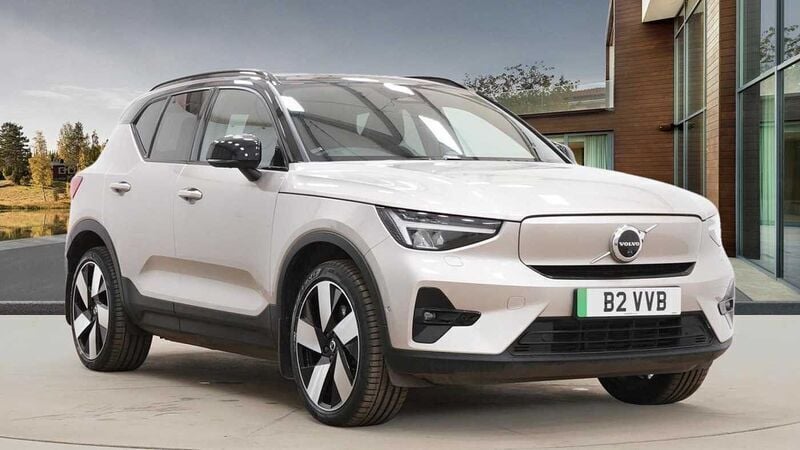 Used 2023 Volvo XC40 Ultimate SUV | £33,490 (A bit pricey) - Image 1/4