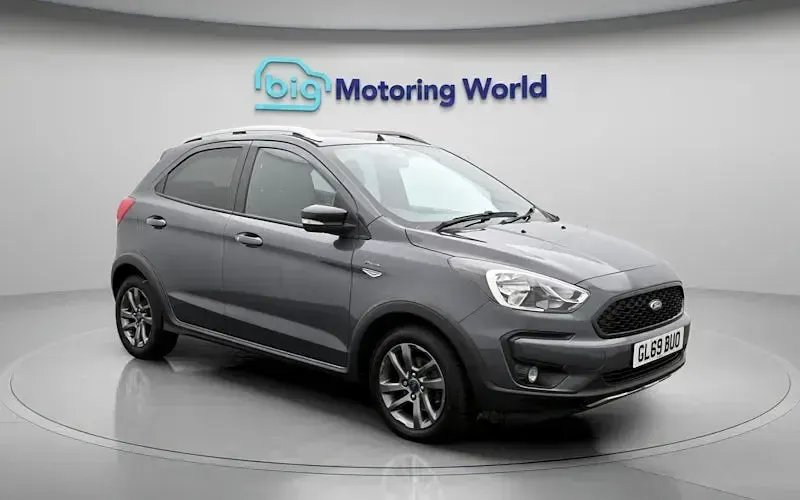 Usado Ford Ka Plus Active 86 HP (63 kW) 2019 Cinzento Citadino