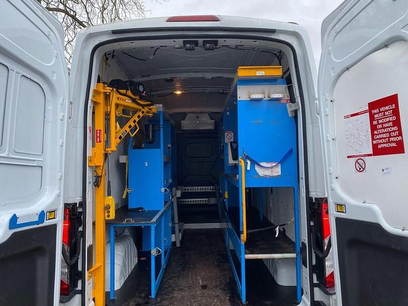 Used Ford Transit 130 HP (95 kW) 2018 White Van