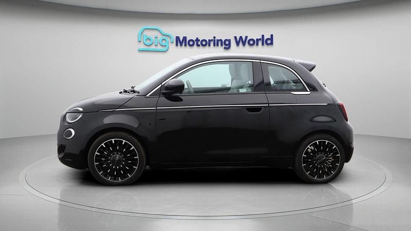 Used Fiat 500e La Prima 86 kW (117 HP) 2023 Black Hatchback