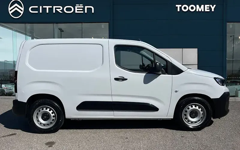 Used Citroën Berlingo 100 kW (136 HP) 2025 MPV