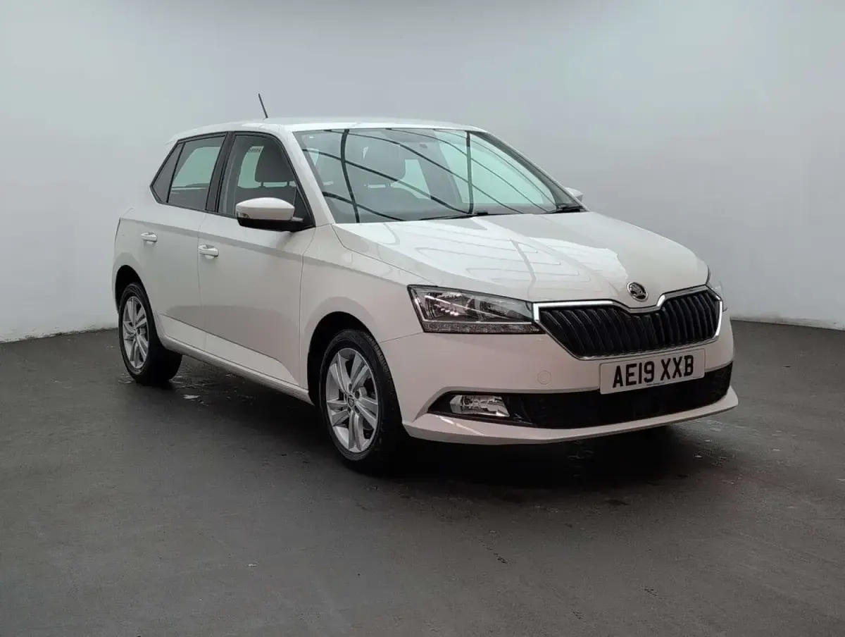 Used Skoda Fabia SE 75 HP (55 kW) 2019 White Hatchback