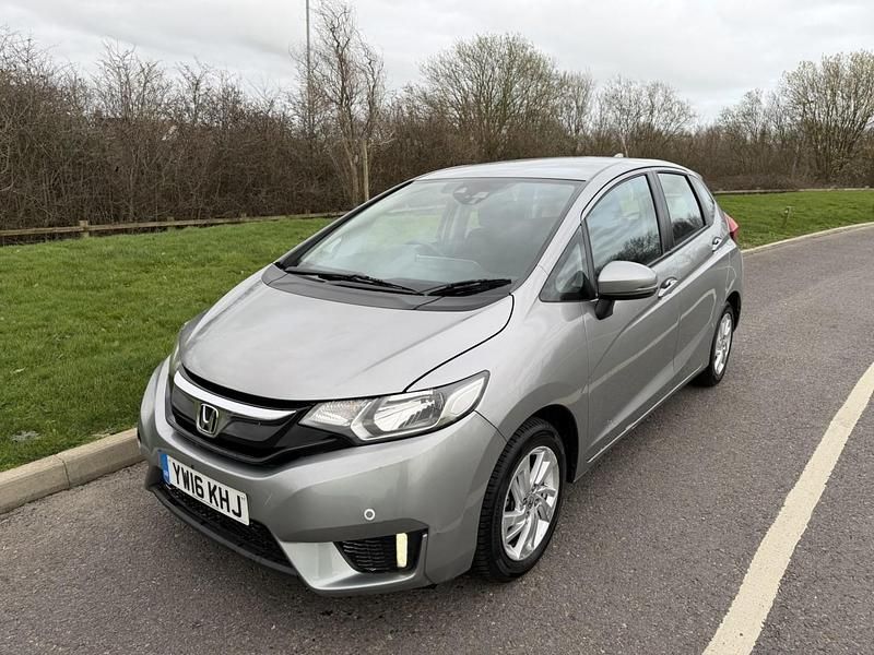 Used Honda Jazz SE 2016 Silver Hatchback