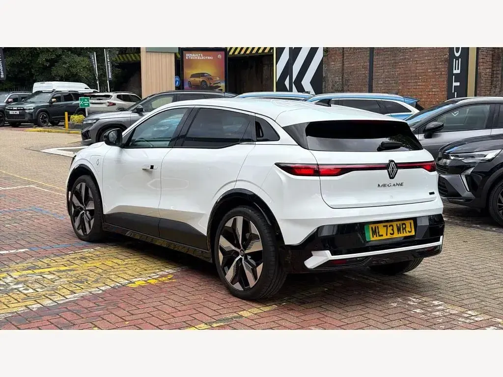 Used Renault Megane E-Tech Techno 160 kW (218 HP) 2023 White  Hatchback